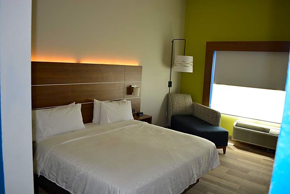 Holiday Inn Express And Suites Liberal By IHG