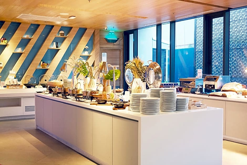 Holiday Inn Express Bangkok Soi Soonvijai By IHG