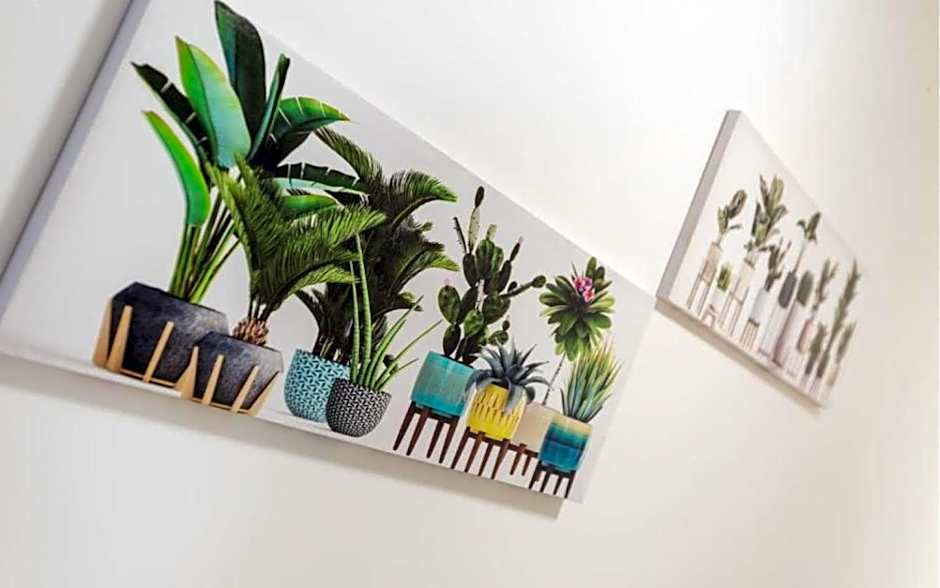 Spacious 2BR Apartment with Terrace - by HostMT