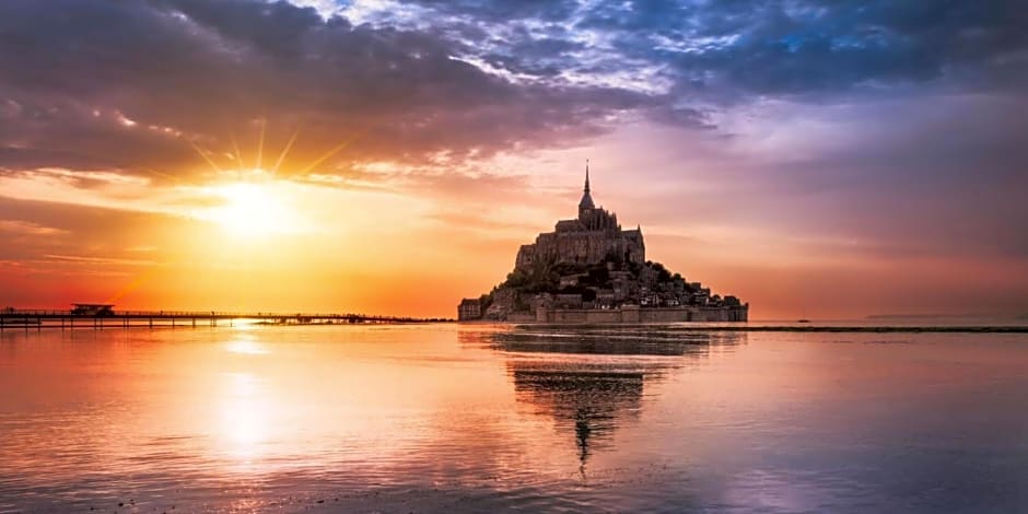 CHAMBRES D'HOTES AVEC PISCINE AUX AGAPANTHES DE CROMEL - Mont Saint Michel