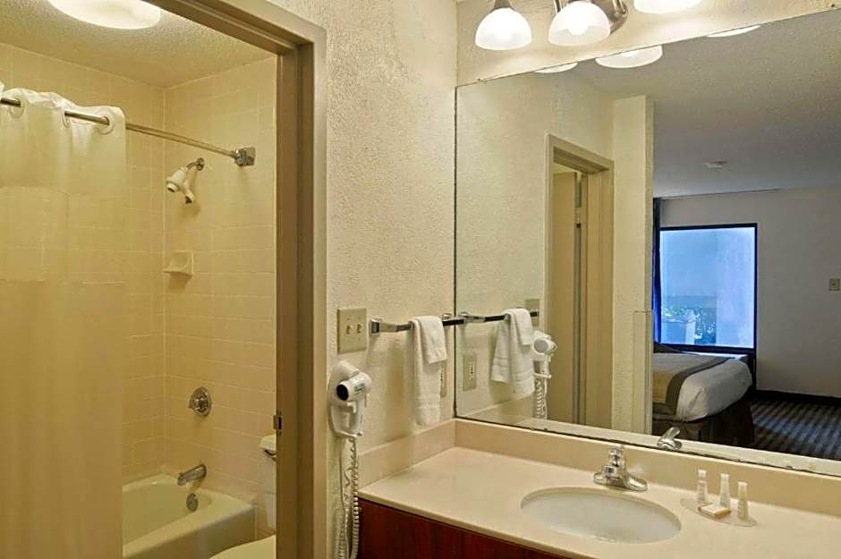 Baymont by Wyndham Macon I-75