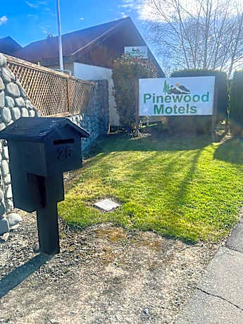 Pinewood Motels