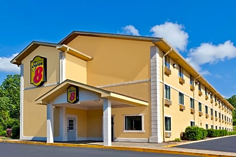 Super 8 by Wyndham Chattanooga Lookout Mountain TN