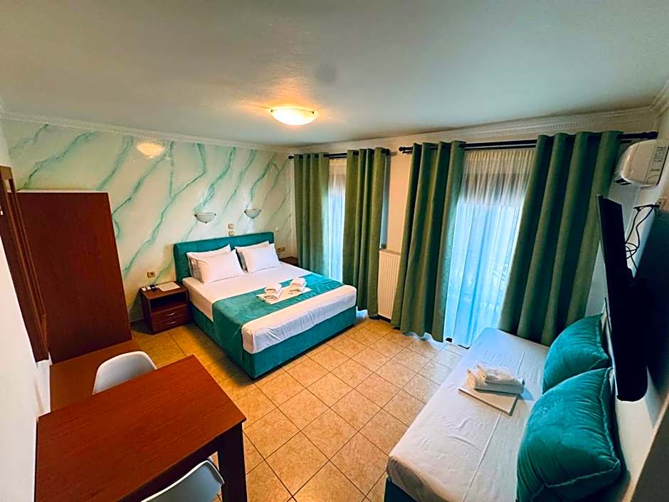 Anassa Deluxe Apartments & Studios