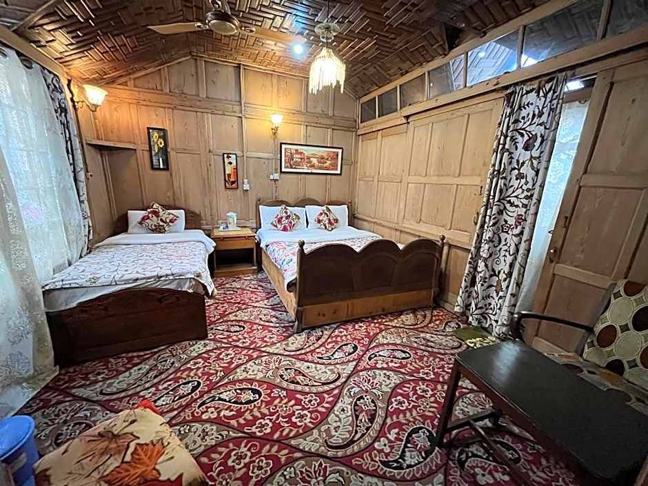 Young Shahzada Group of Houseboats