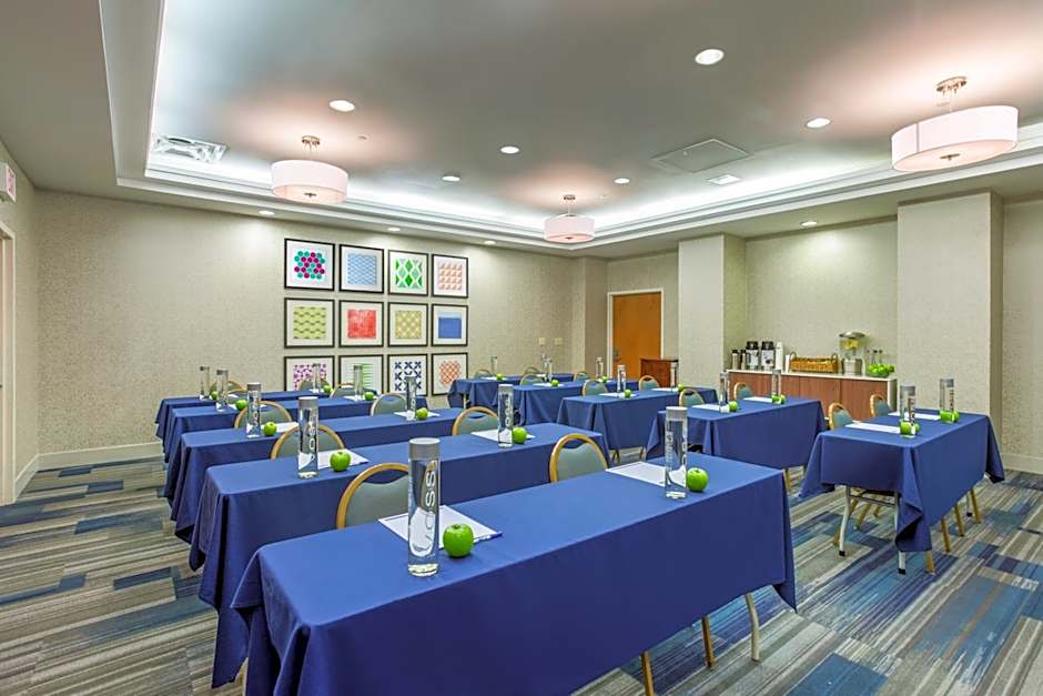 Holiday Inn Express Hauppauge-Long Island By IHG