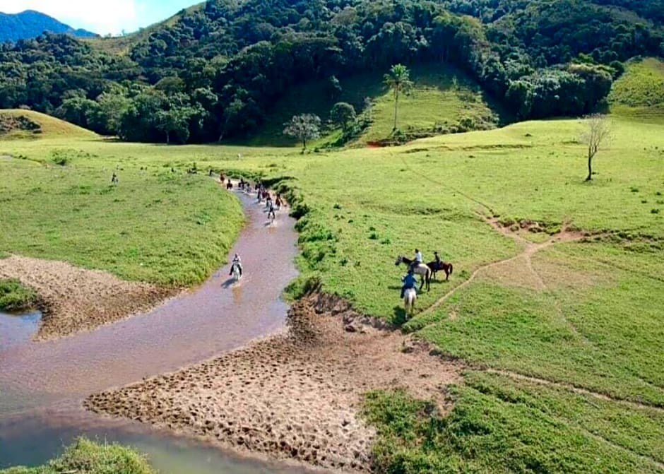 Serra Mar à beira rio , rafting, suites, lofts, e Casas