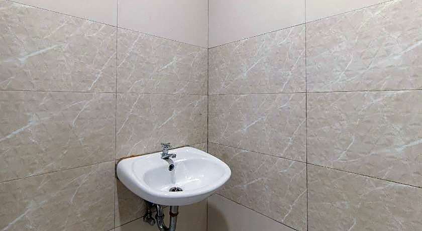 RedDoorz @ EBM One Building