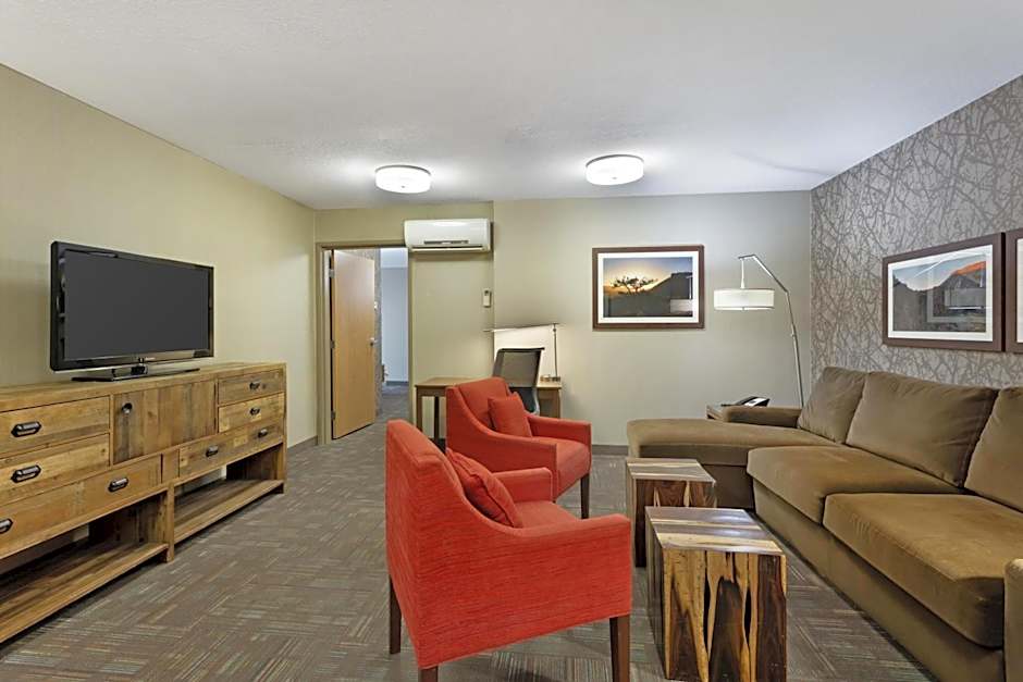 Best Western Plus Cottontree Inn