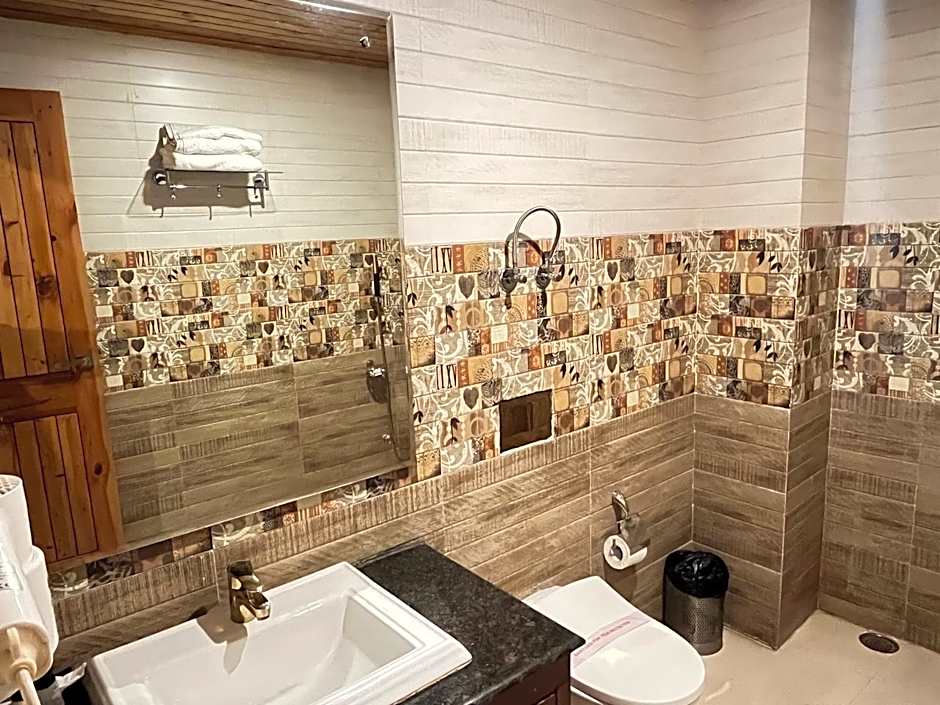 Hotel Chandertal Regency