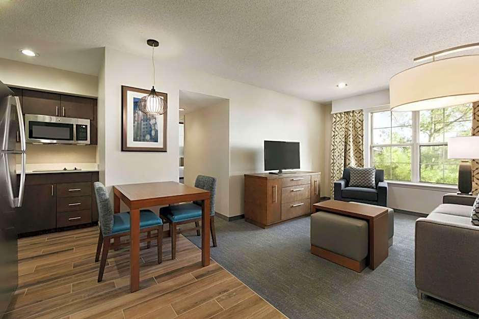 Homewood Suites By Hilton Kansas City-Airport