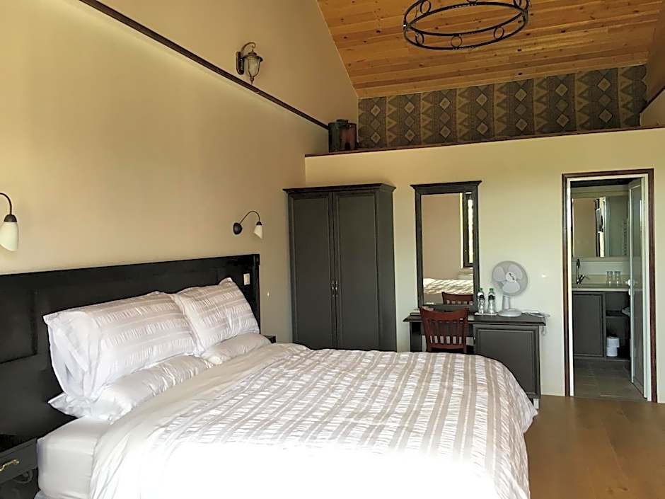 Seven Generations Winery Hotel