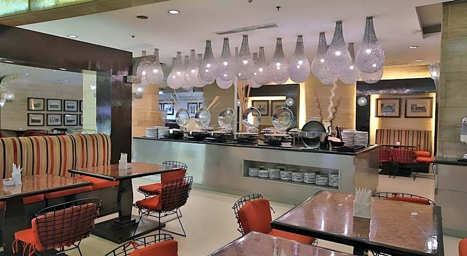 Crown Regency Hotel & Towers