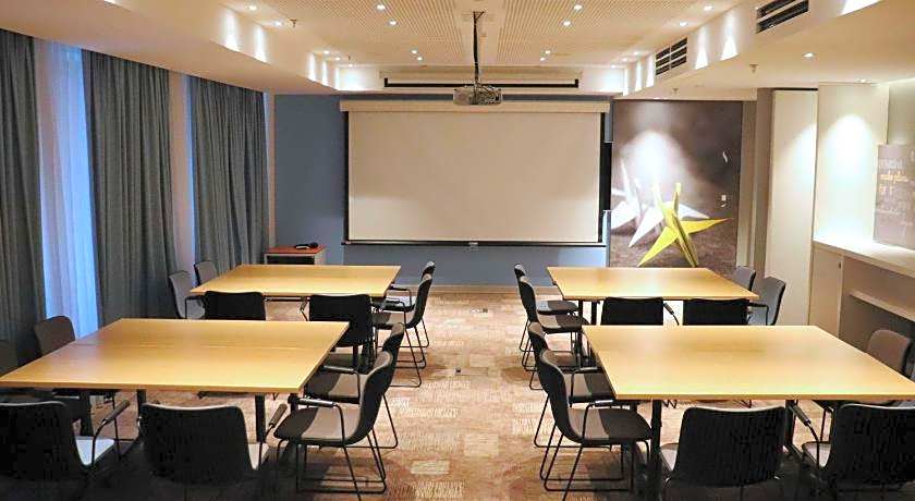 Ibis Yerevan Center