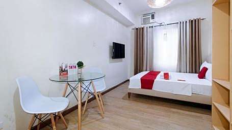 RedDoorz Plus @ Cuarto Verde Staycation