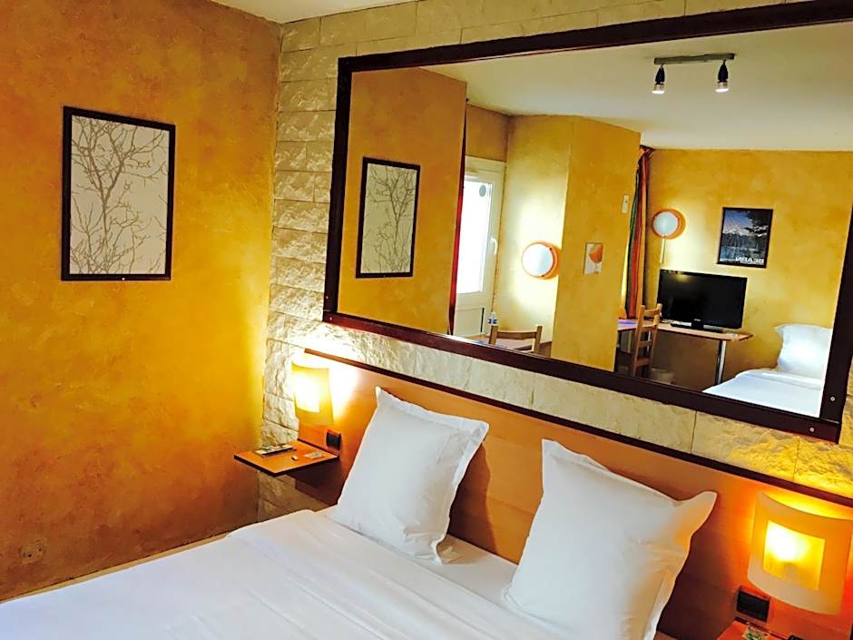 Hôtel Bosquet Pau Centre - Self Check In Budget Hotel