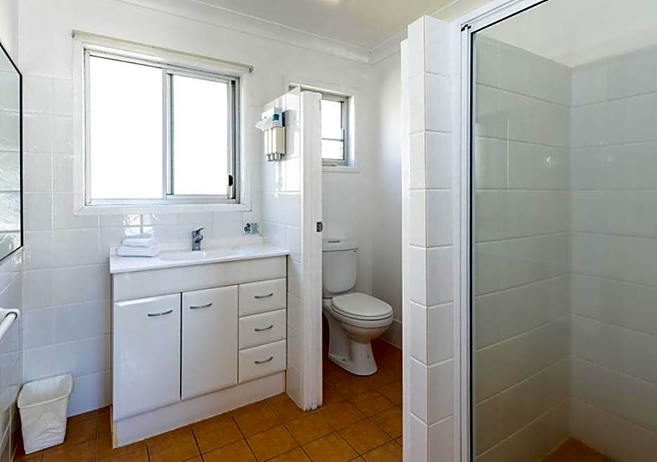 Riviera on Ruthven Motel