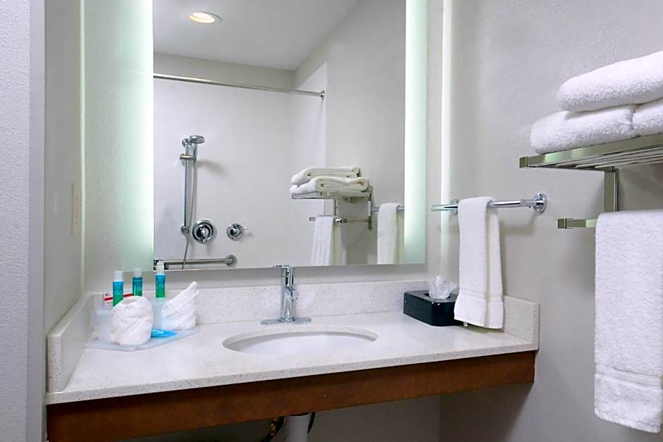 Holiday Inn Express Hotel & Suites Research Triangle Park By IHG