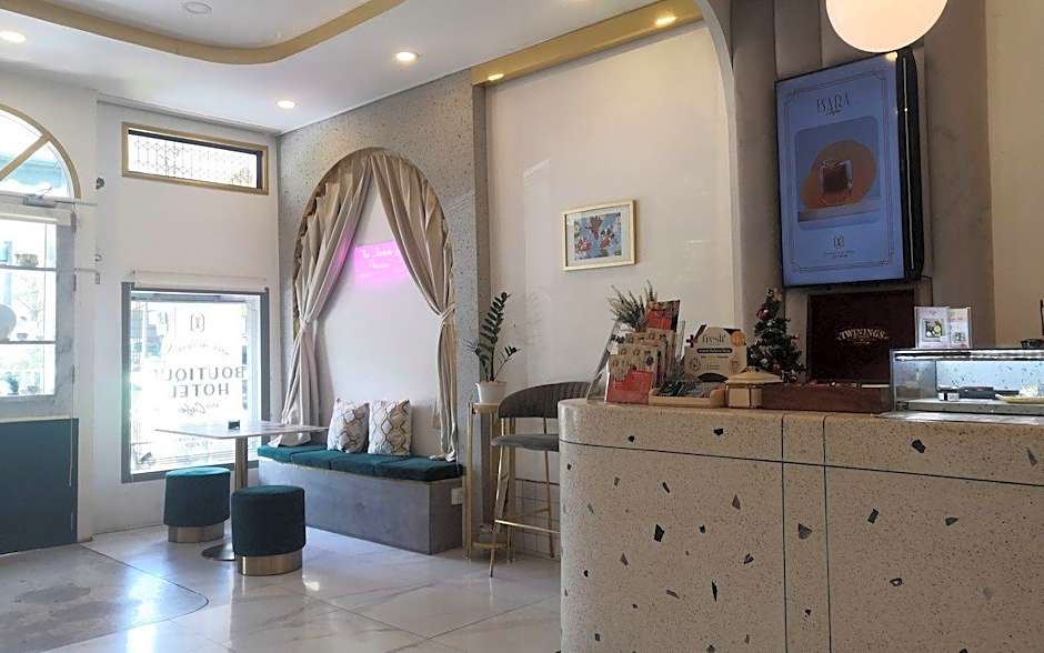 Isara Boutique Hotel and Cafe