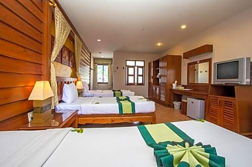 Photo 1 of 2 of Superior 3 Single Beds