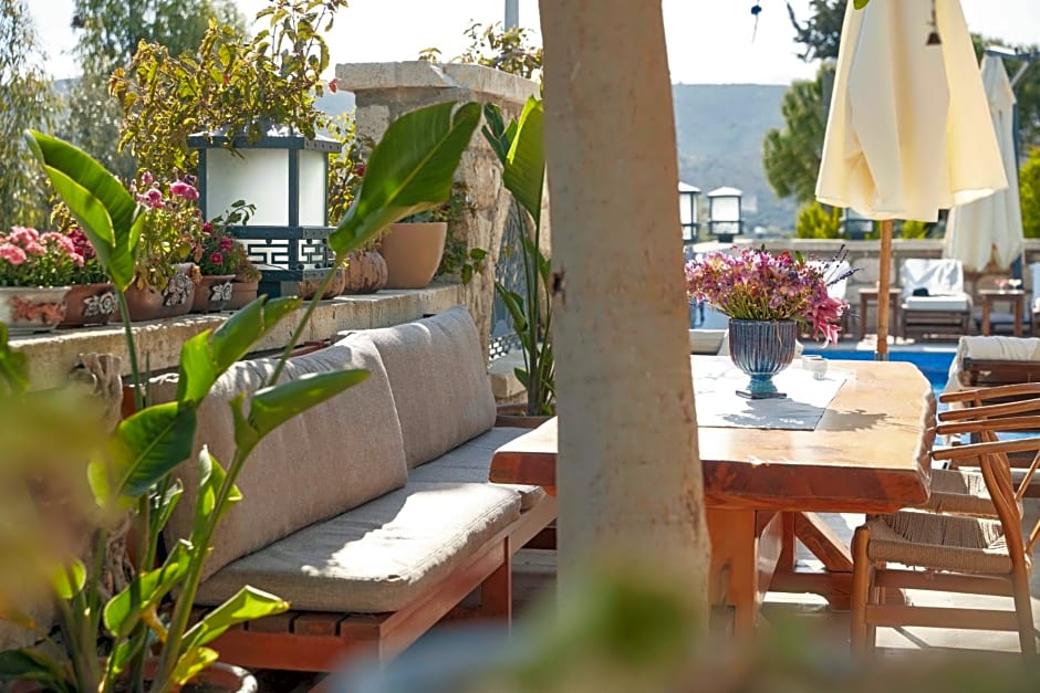 AlaBora Hotel