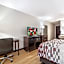 Red Roof Inn & Suites Omaha - Council Bluffs
