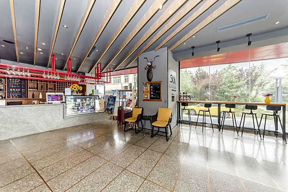 Atour Light Hotel Tangshan Exhibition Center                               