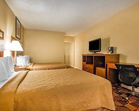2 Double Beds, Smoking