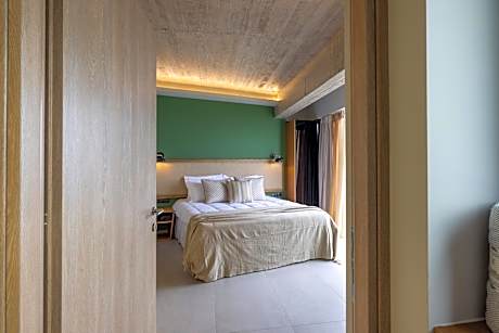 3-bedroom villa with Private Heated Pool and Birds eye sunset & panoramic sea views