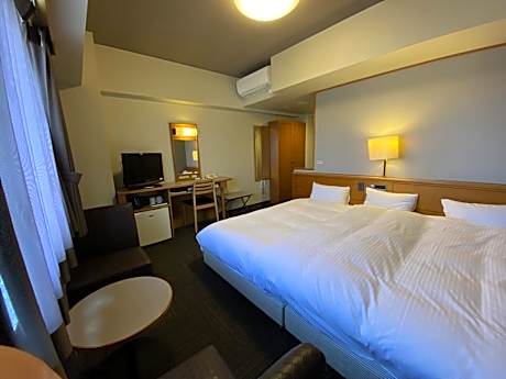 Family Double Room - Non-Smoking