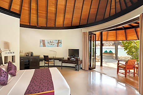Deluxe Beach Villa - Free Transfer, 2 pax, 7 nights minimum
