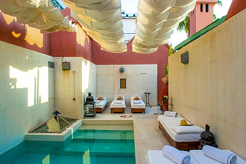 Riad Kaiss By Anika