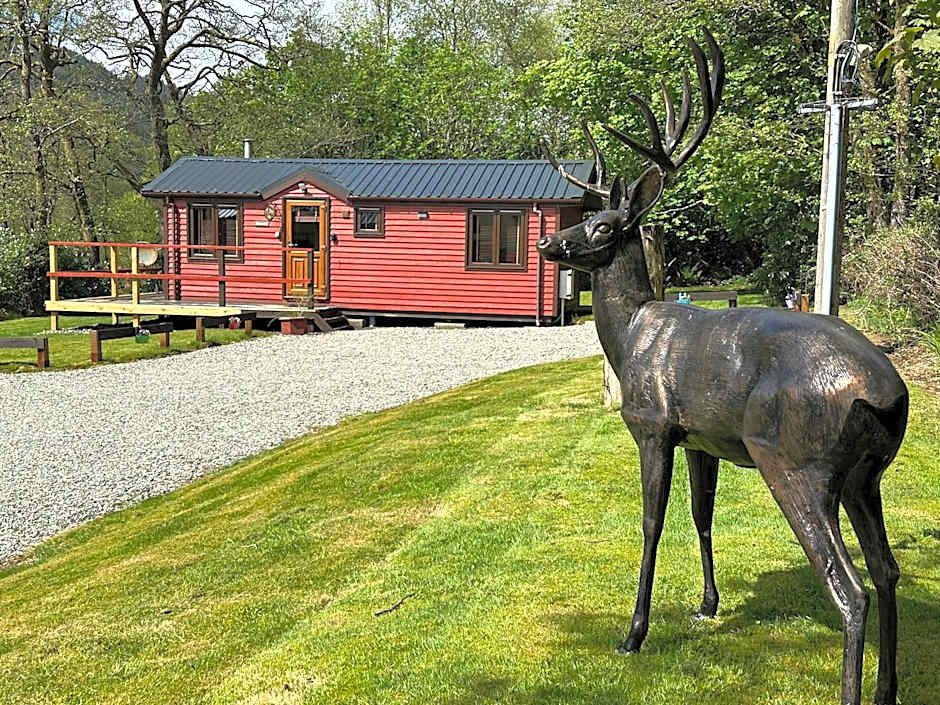 Rashfield Sheilings - Riverside Lodges by Pucks Glen Dunoon Argyll