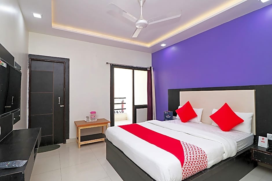 Hotel The Orient Tree by OYO Rooms – Agra, NC