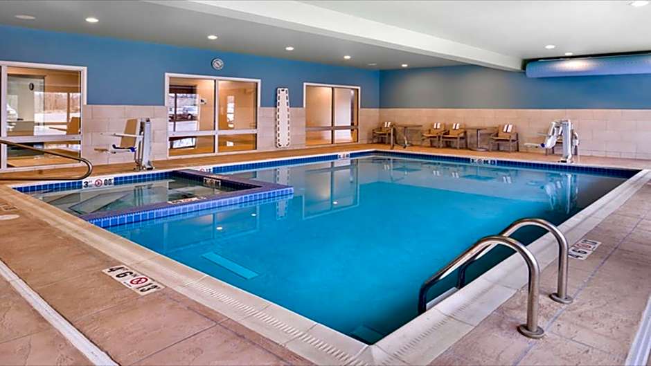 Holiday Inn Express & Suites Parkersburg East By IHG