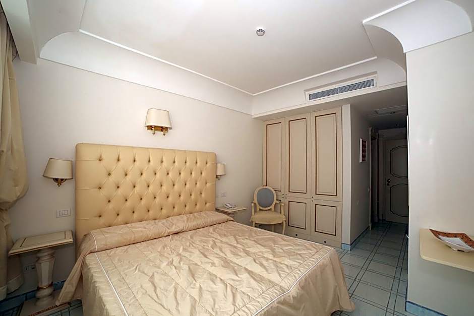 Photo 1 of 4 of Economy 1 Double Bed or 2 Beds