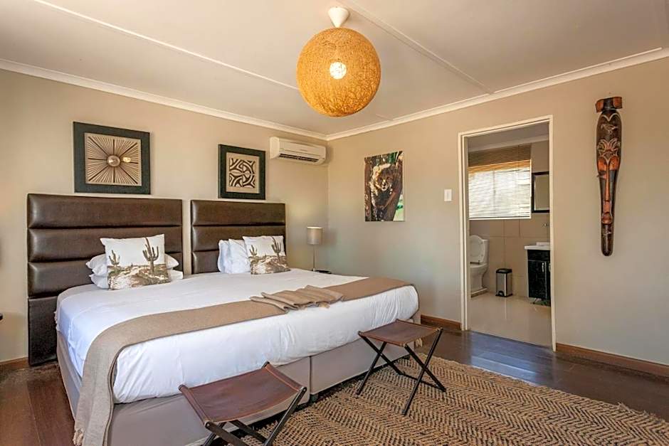 Inverdoorn Game Reserve Lodge