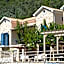 Ilianthos Apartments & Rooms