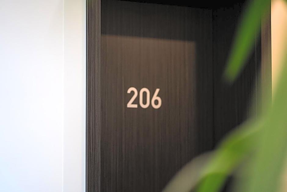 B&B Outlet Hotel - Metzingen - Bad Urach - Free Parking