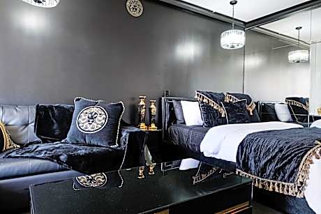 Medusa's Luxe Retreat - Prime Surfers Paradise Spot