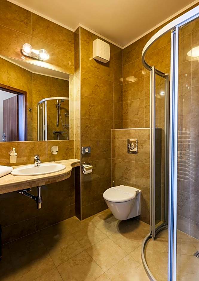 Amber Hotel