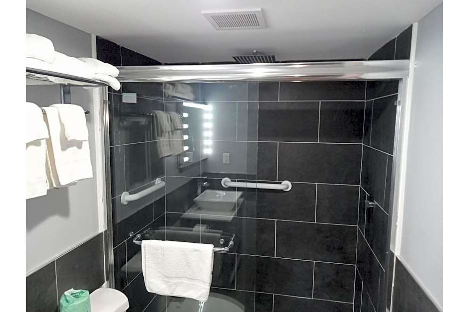 Marshall Lodge By OYO Hwy 65