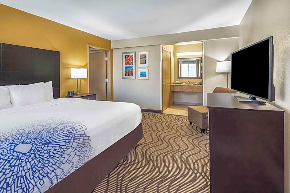 La Quinta Inn & Suites by Wyndham San Diego-Carlsbad
