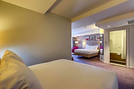 Two Queen Bed Family Room