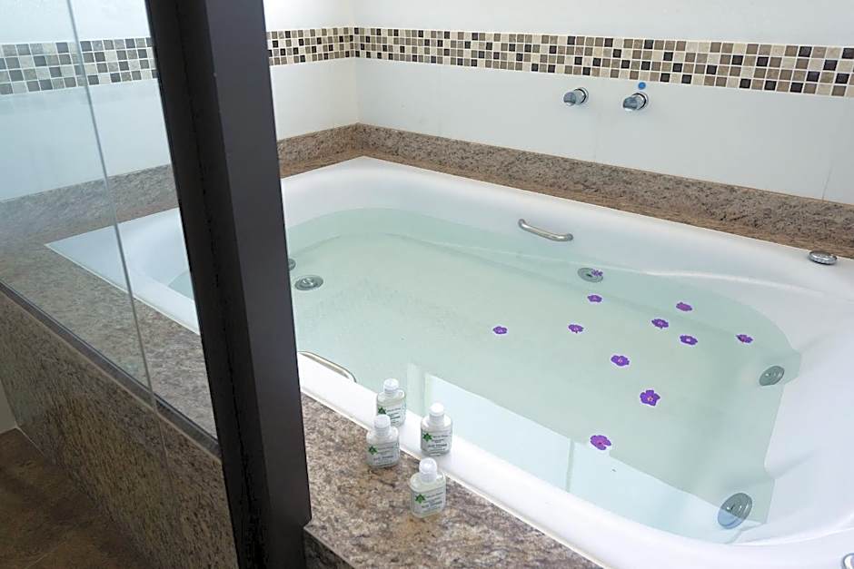 Pousada Além das Formas - Acesso a cachoeiras e gruta encantada