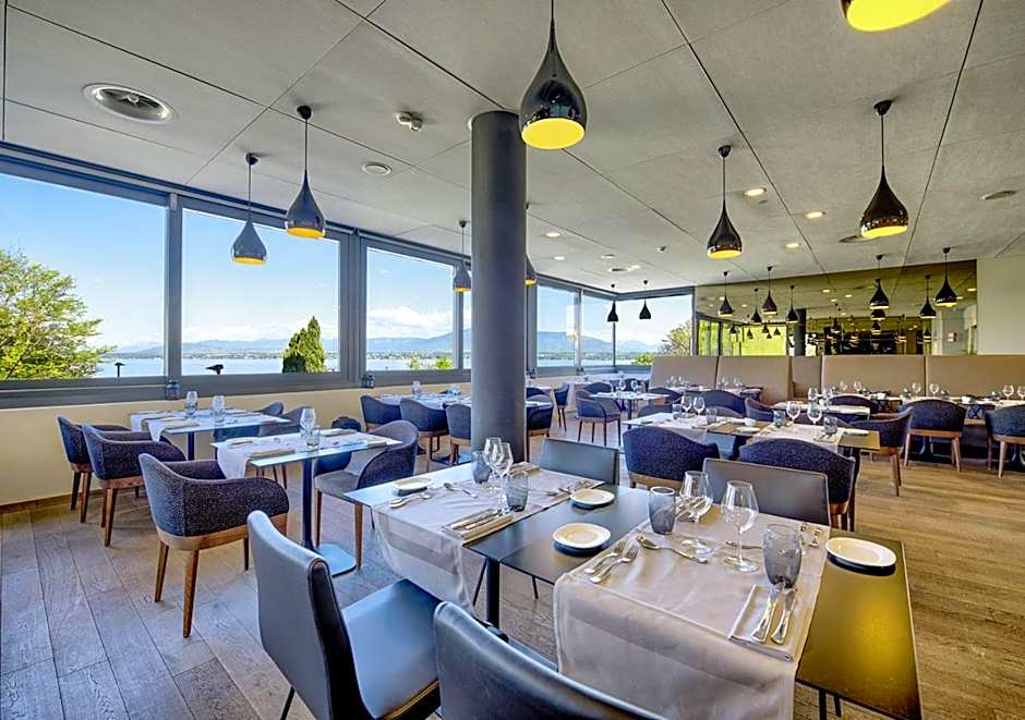 Lake Geneva Hotel