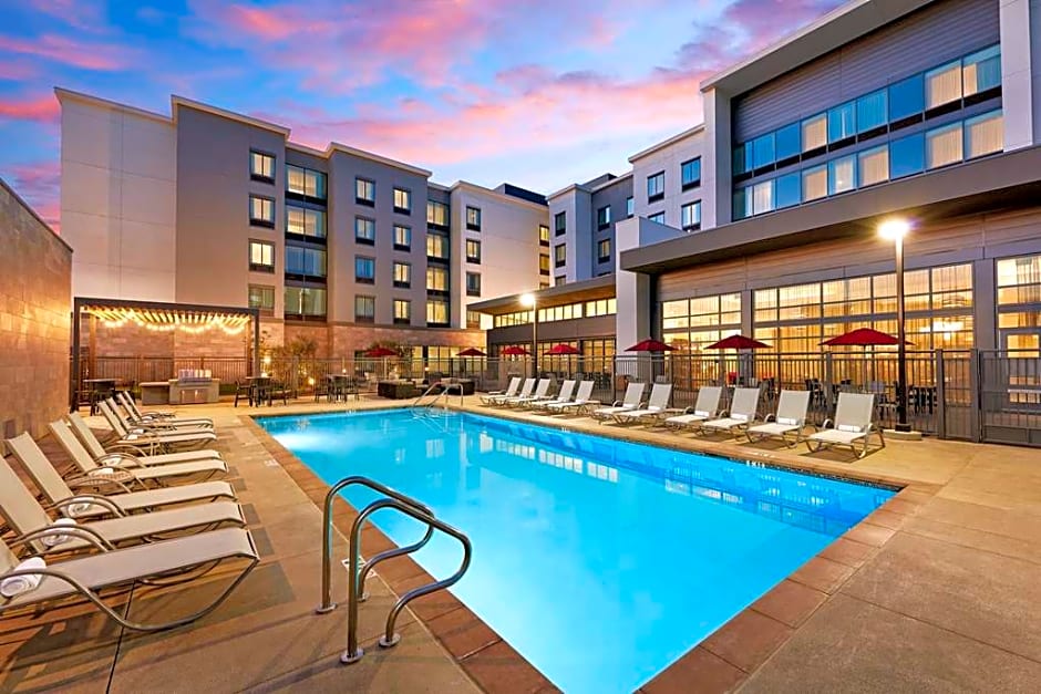 Homewood Suites by Hilton Long Beach Airport
