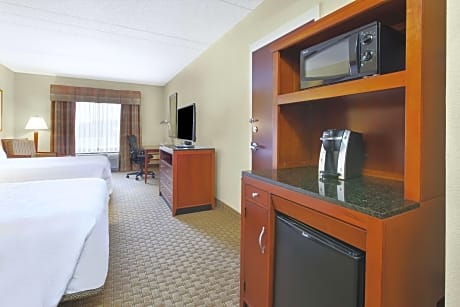 2 Queen Beds