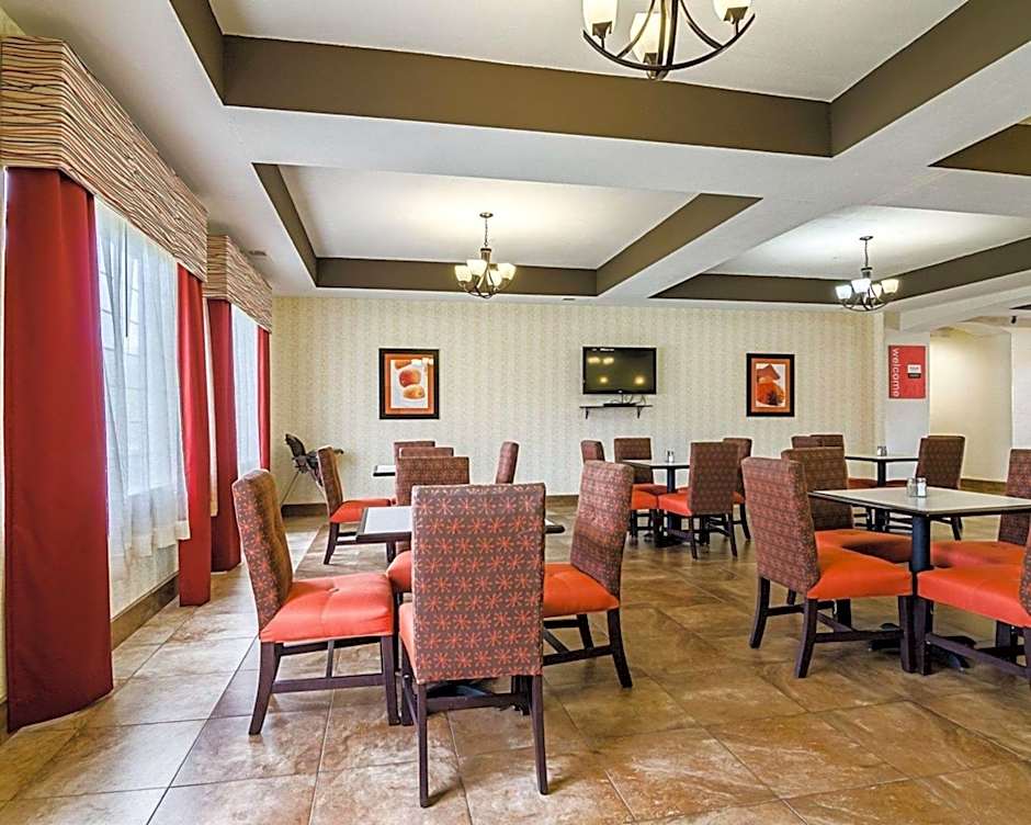 Comfort Inn & Suites Lawrence