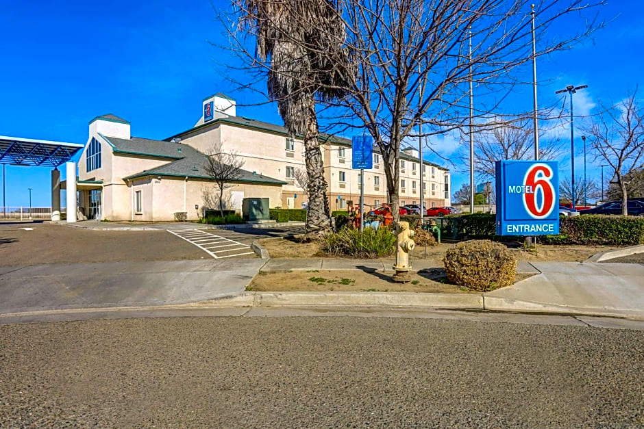 Motel 6 Lemoore, CA